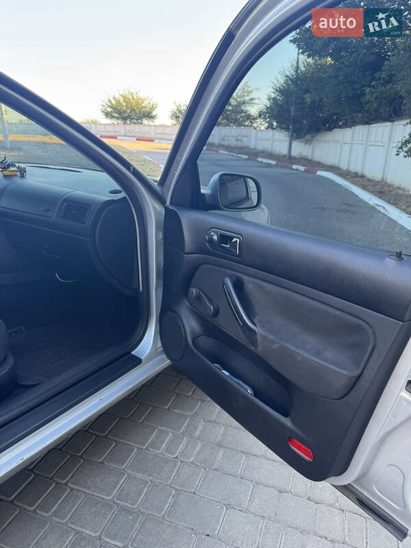 Універсал Volkswagen Golf 2003 в Одесі