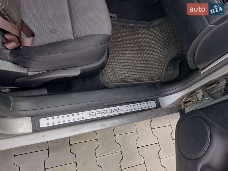 Универсал Volkswagen Golf 2002 в Буче