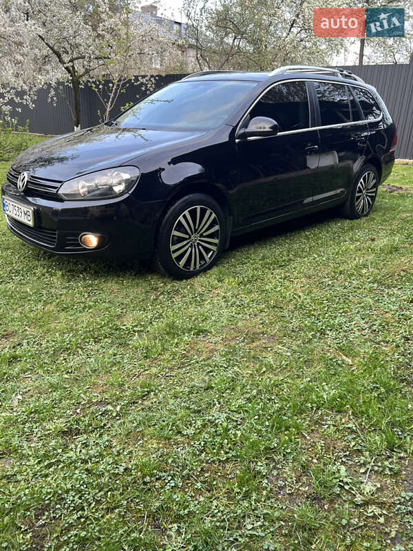 Універсал Volkswagen Golf 2012 в Золочеві