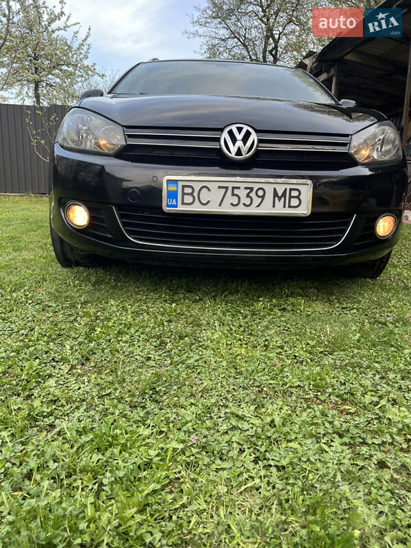 Універсал Volkswagen Golf 2012 в Золочеві