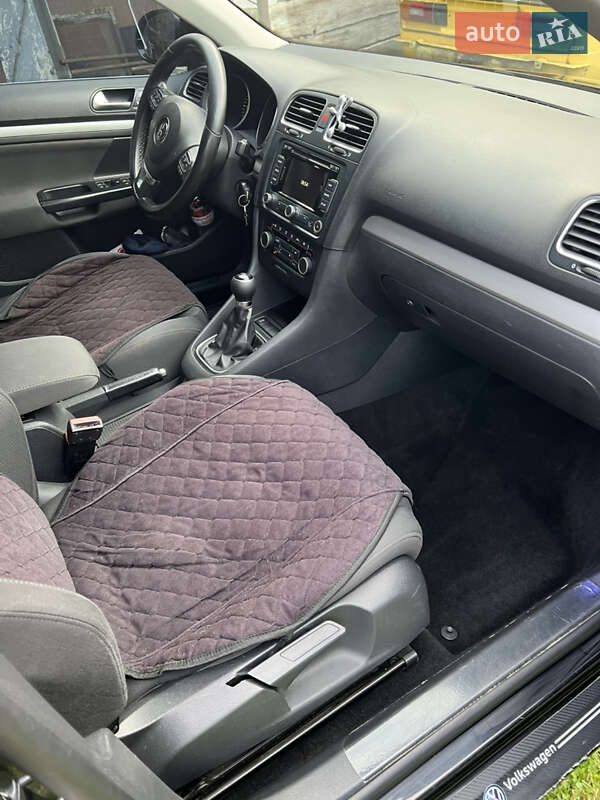 Універсал Volkswagen Golf 2012 в Золочеві