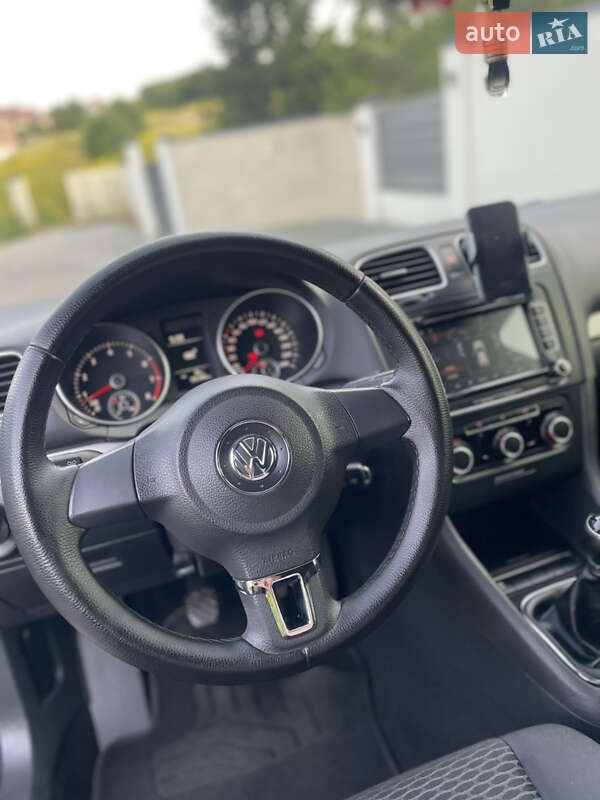 Хетчбек Volkswagen Golf 2010 в Львові