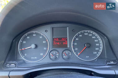 Хетчбек Volkswagen Golf 2007 в  фото 5 Хетчбек Volkswagen Golf 2007 в