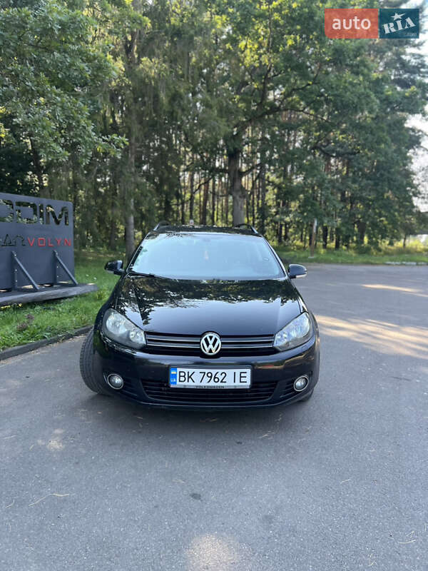 Універсал Volkswagen Golf 2009 в Рівному