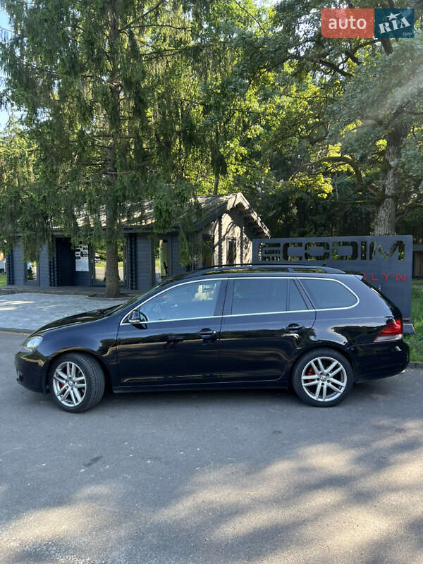 Універсал Volkswagen Golf 2009 в Рівному