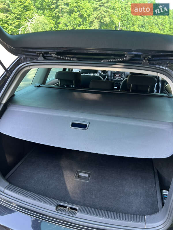 Універсал Volkswagen Golf 2009 в Рівному