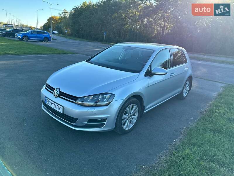 Хетчбек Volkswagen Golf 2015 в Львові