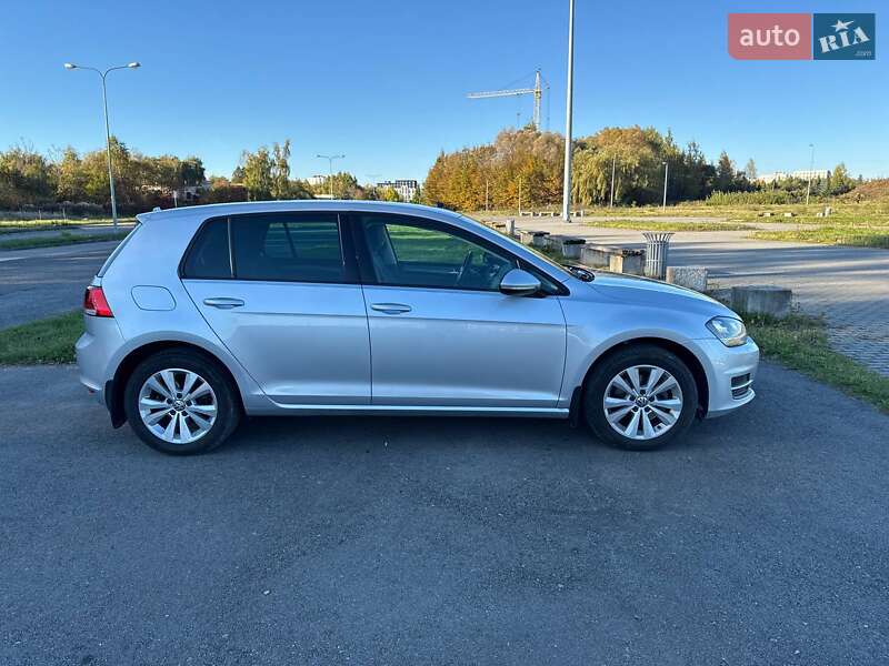Хетчбек Volkswagen Golf 2015 в Львові