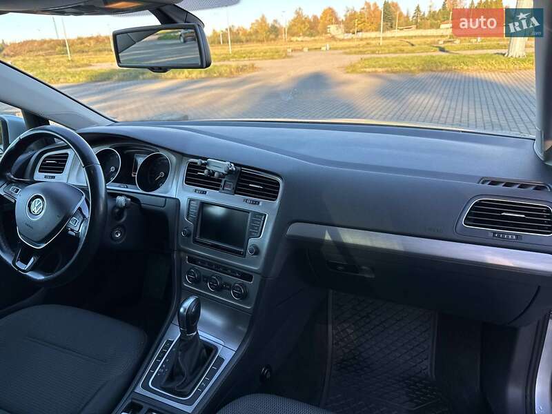 Хетчбек Volkswagen Golf 2015 в Львові