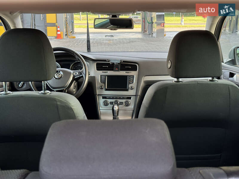 Хетчбек Volkswagen Golf 2015 в Львові