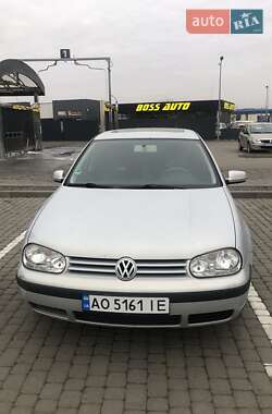 Хетчбек Volkswagen Golf 2000 в Мукачевому