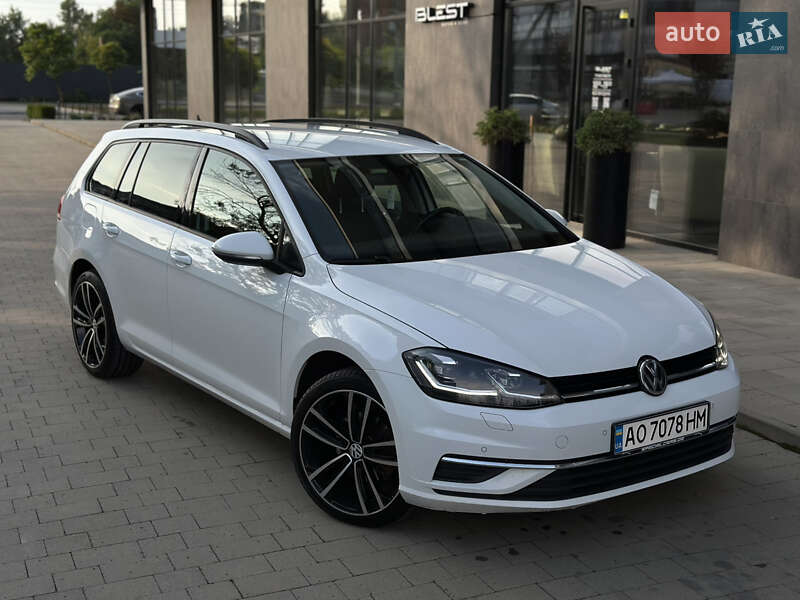 Універсал Volkswagen Golf 2017 в Ужгороді