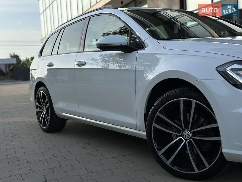 Універсал Volkswagen Golf 2017 в Ужгороді
