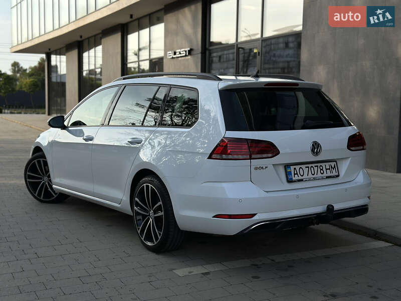 Універсал Volkswagen Golf 2017 в Ужгороді