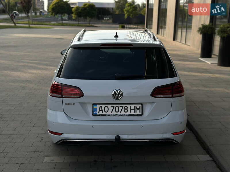 Універсал Volkswagen Golf 2017 в Ужгороді
