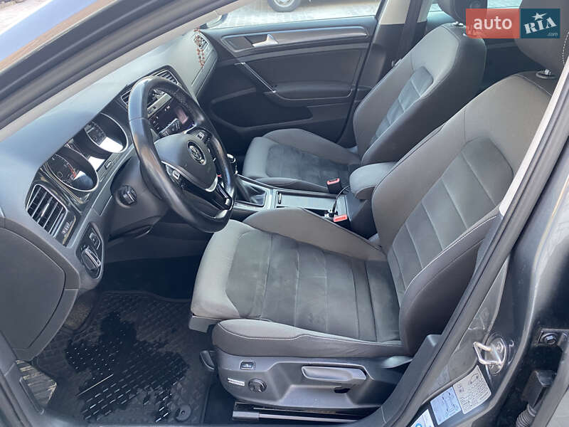 Универсал Volkswagen Golf 2017 в Львове