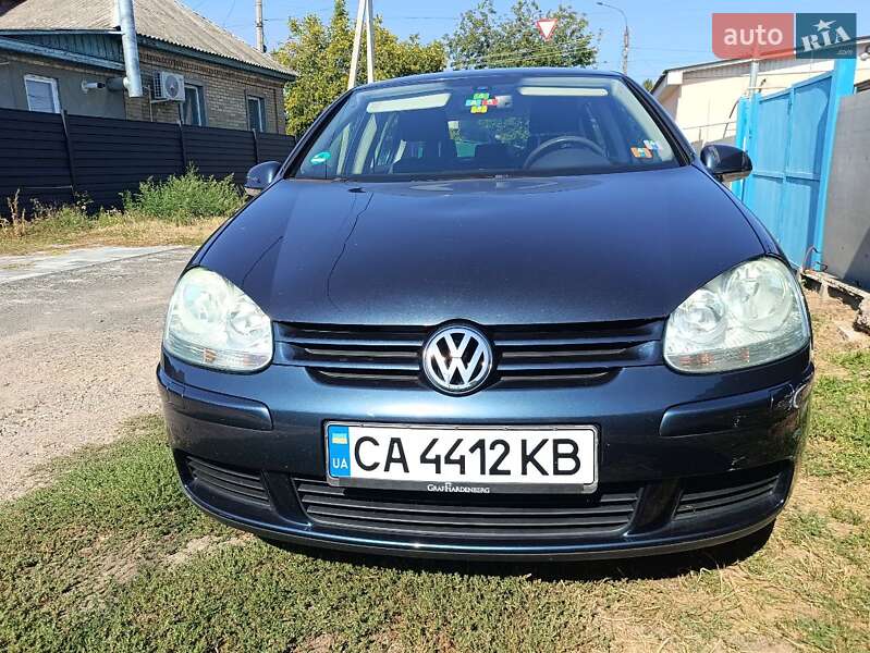 Хэтчбек Volkswagen Golf 2005 в Черкассах