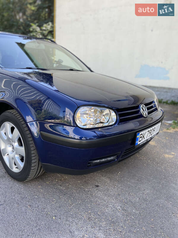 Универсал Volkswagen Golf 2001 в Радивилове