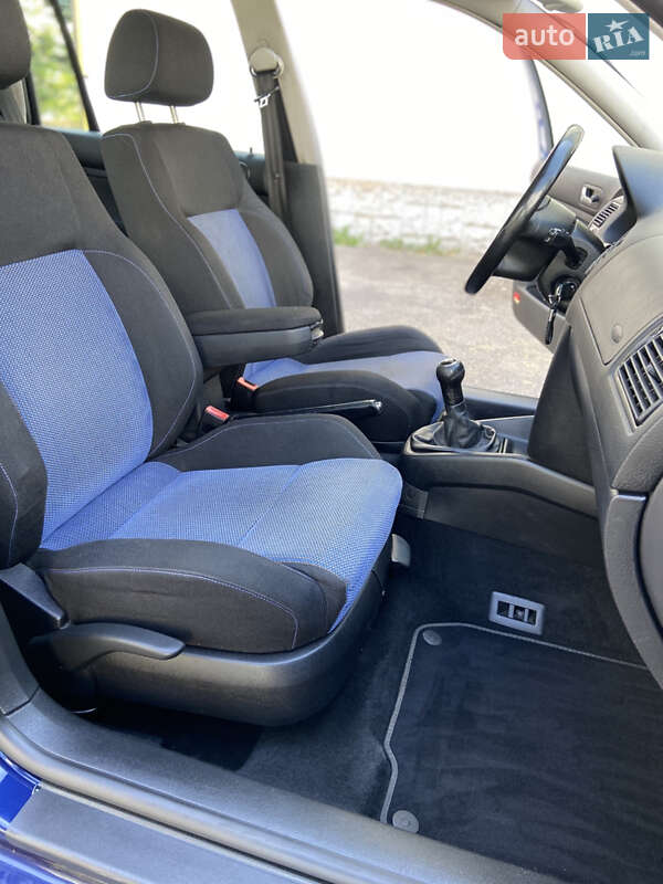 Универсал Volkswagen Golf 2001 в Радивилове