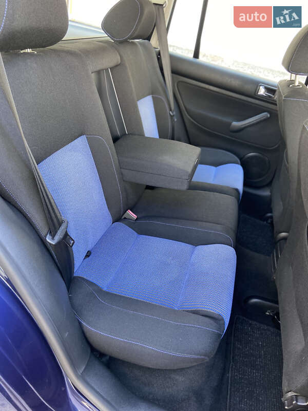Универсал Volkswagen Golf 2001 в Радивилове