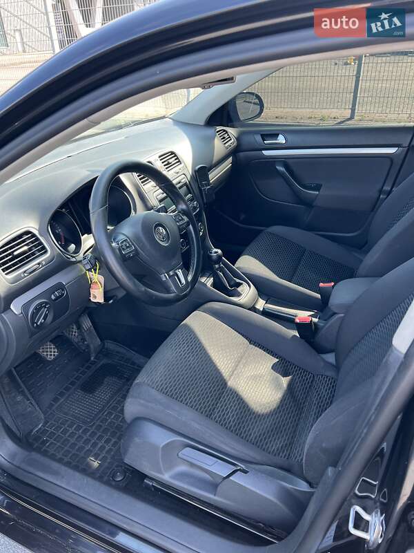 Універсал Volkswagen Golf 2012 в Львові