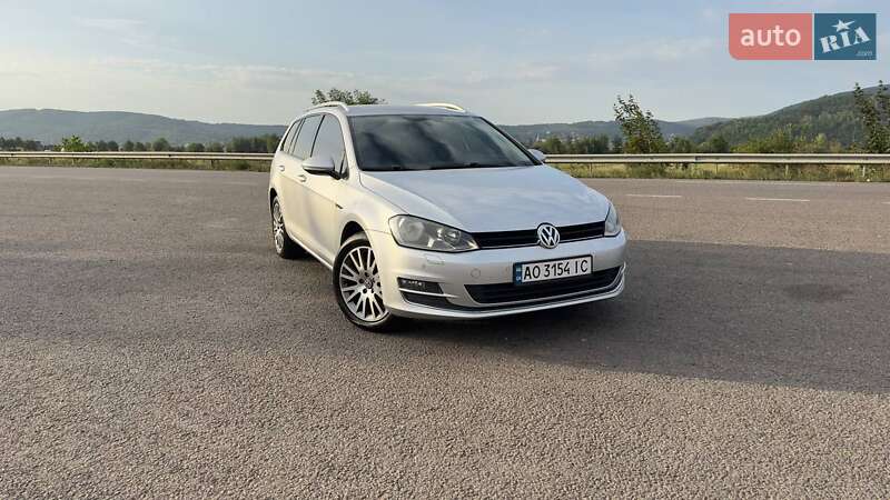 Універсал Volkswagen Golf 2015 в Хусті