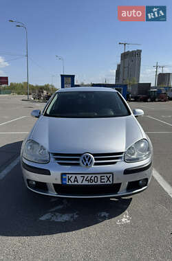 Хетчбек Volkswagen Golf 2005 в Києві