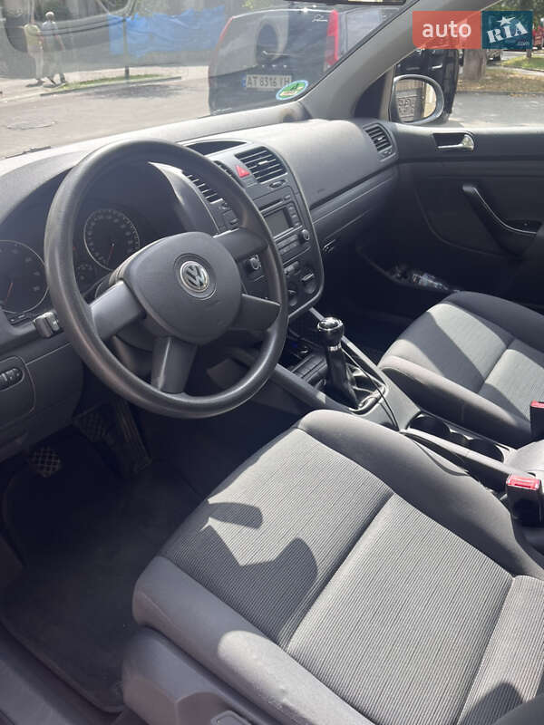 Хетчбек Volkswagen Golf 2005 в Івано-Франківську