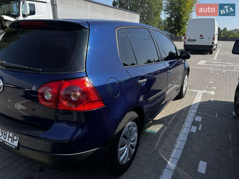 Хетчбек Volkswagen Golf 2005 в Ковелі