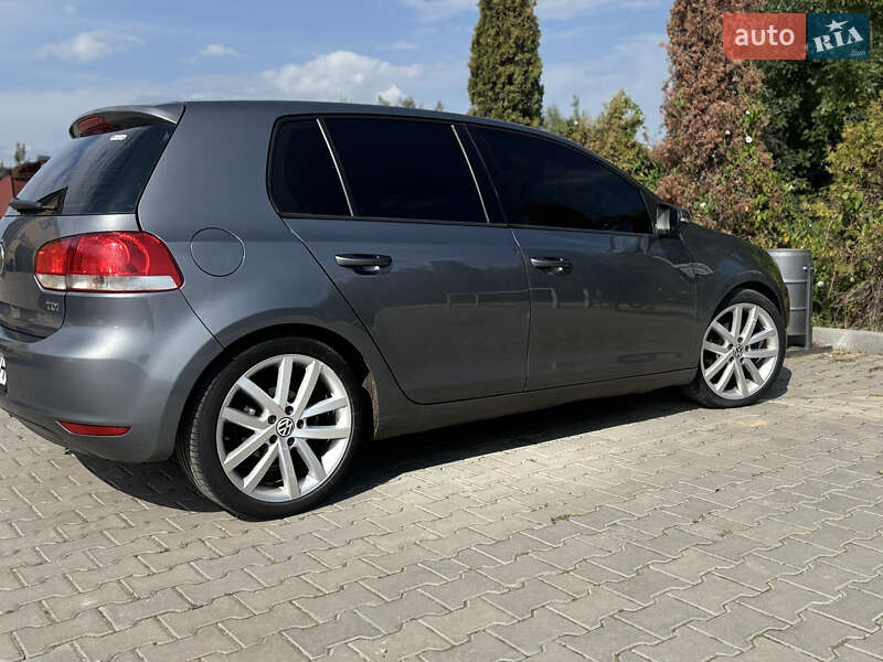 Хетчбек Volkswagen Golf 2008 в Стрию