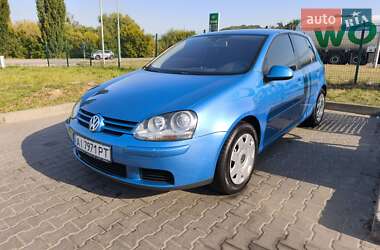 Хетчбек Volkswagen Golf 2005 в Обухові