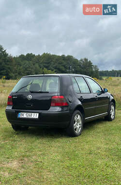 Хетчбек Volkswagen Golf 2001 в Рівному