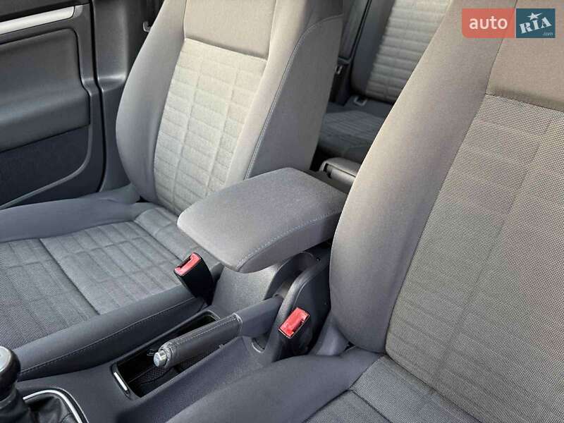 Хетчбек Volkswagen Golf 2007 в Києві