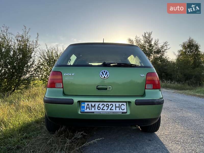 Універсал Volkswagen Golf 1998 в Звягелі