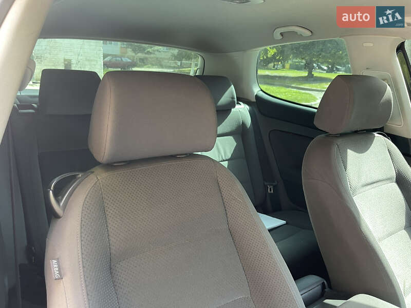 Хэтчбек Volkswagen Golf 2006 в Львове