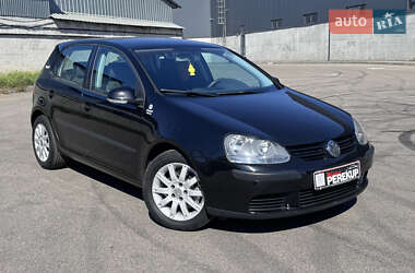 Хетчбек Volkswagen Golf 2004 в Києві