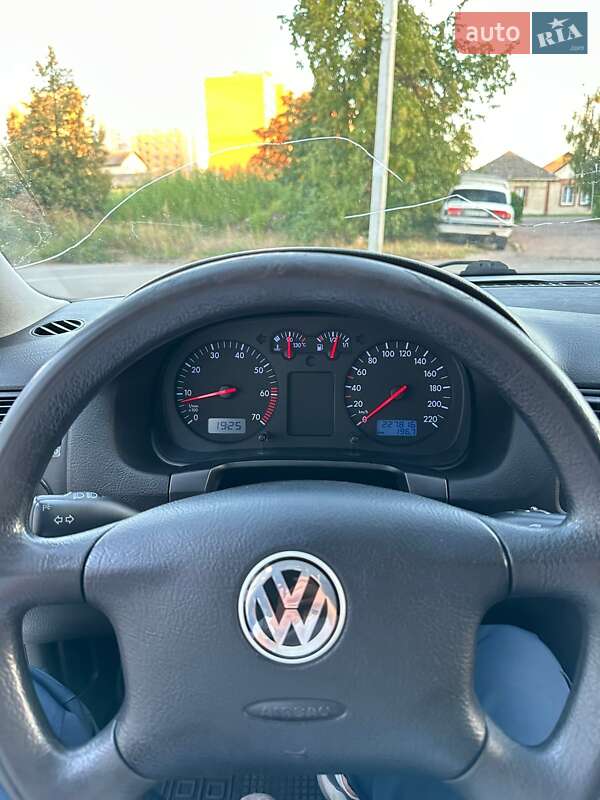 Універсал Volkswagen Golf 2001 в Чернігові