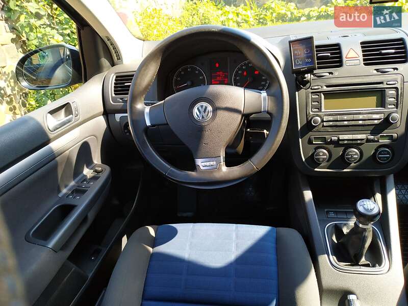 Хэтчбек Volkswagen Golf 2007 в Луцке
