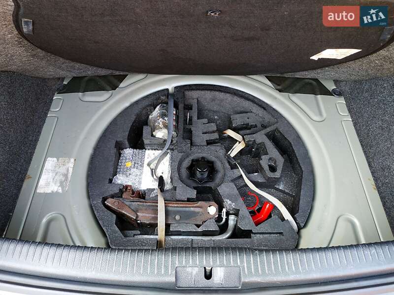 Хэтчбек Volkswagen Golf 2007 в Луцке