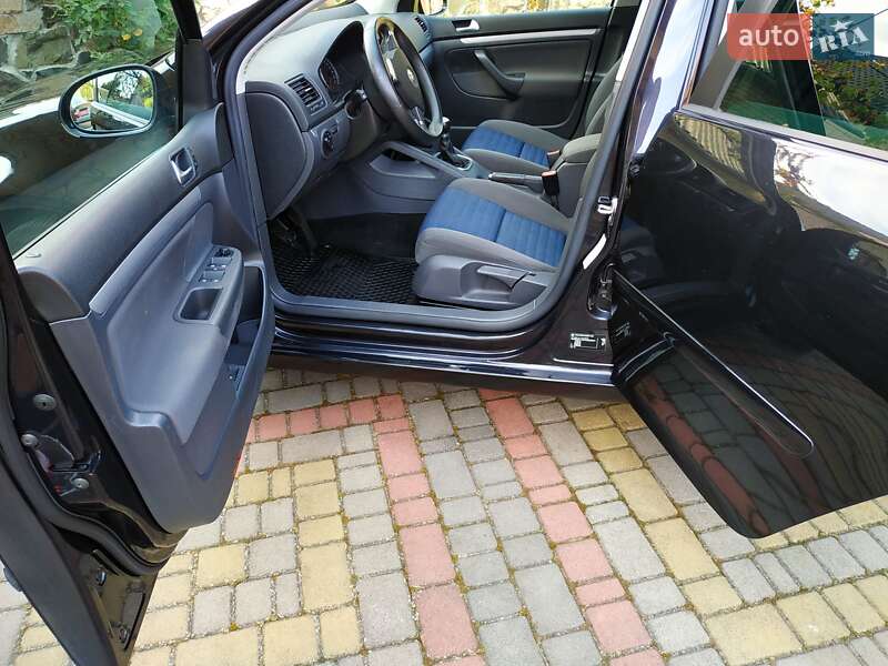 Хэтчбек Volkswagen Golf 2007 в Луцке