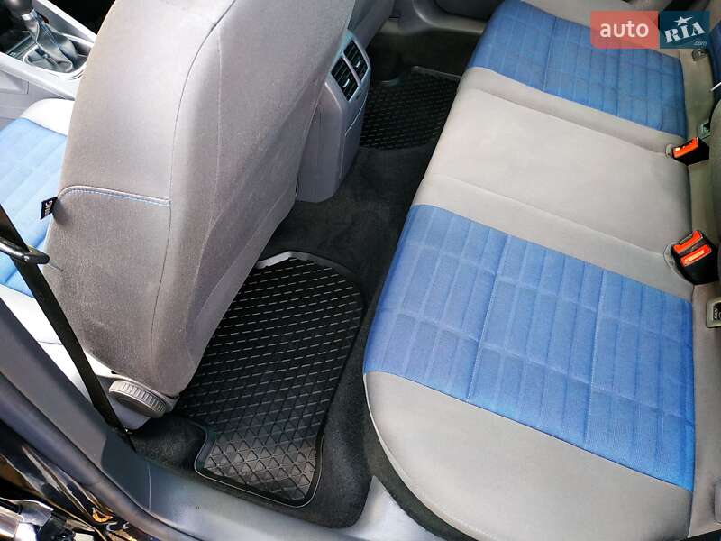 Хэтчбек Volkswagen Golf 2007 в Луцке