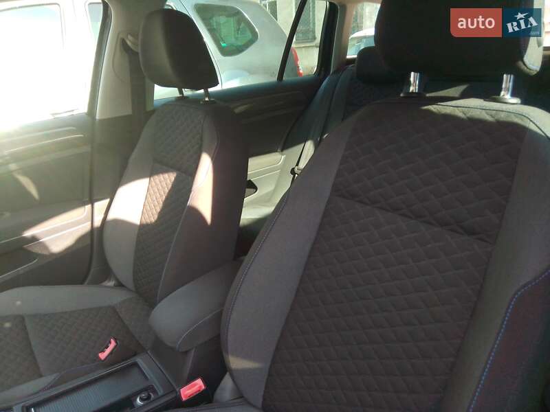 Універсал Volkswagen Golf 2018 в Калуші