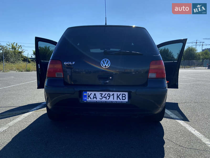 Хэтчбек Volkswagen Golf 1999 в Киеве