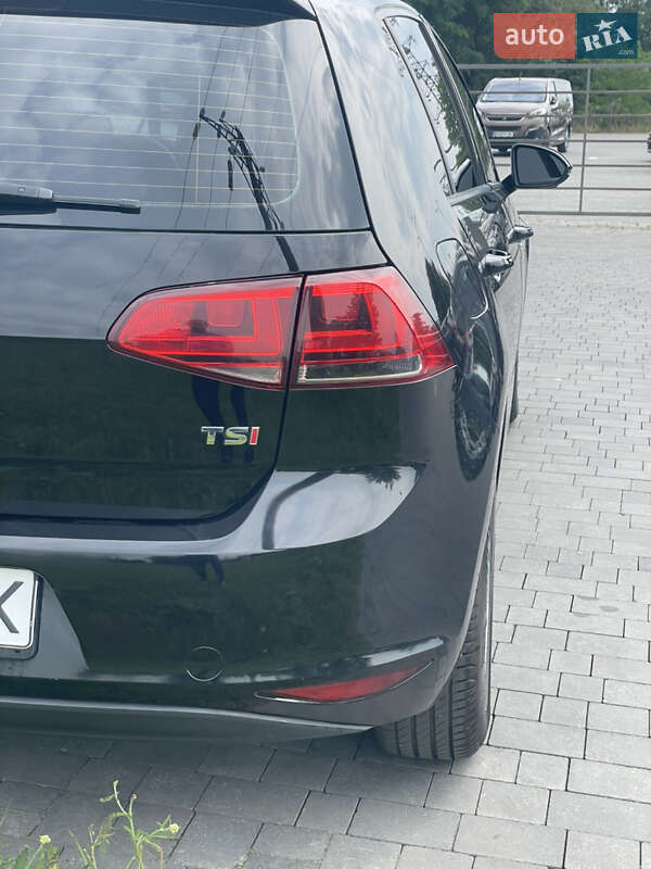 Хетчбек Volkswagen Golf 2015 в Львові
