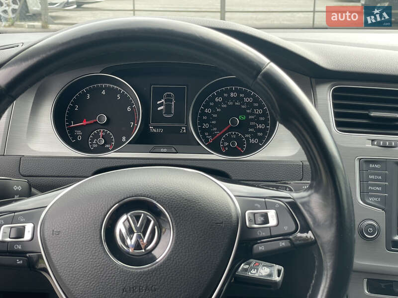 Хетчбек Volkswagen Golf 2015 в Львові