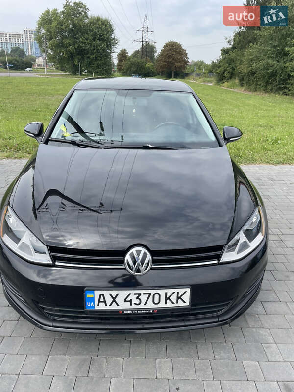 Хетчбек Volkswagen Golf 2015 в Львові