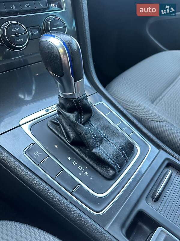 Хетчбек Volkswagen Golf 2017 в Вінниці