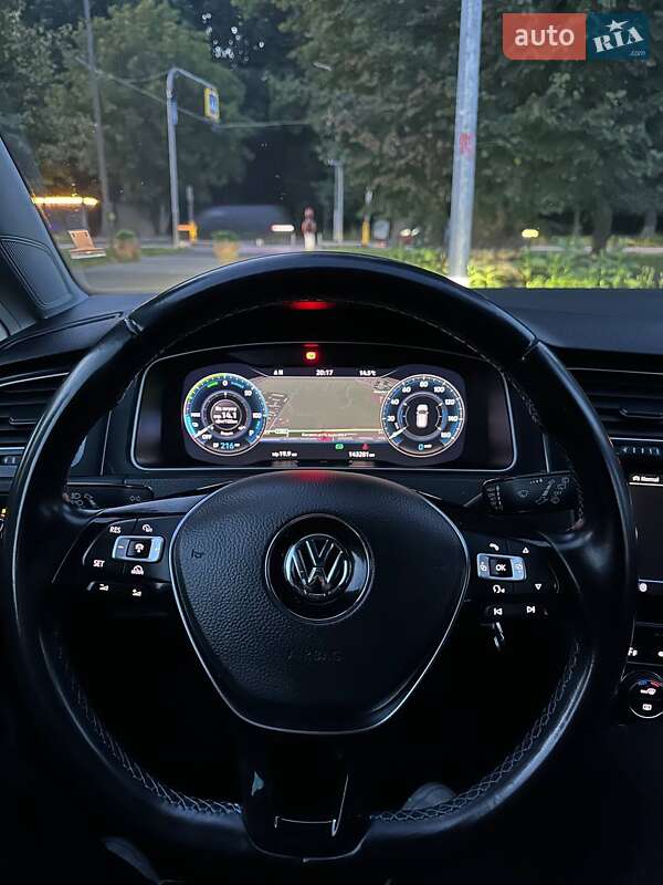 Хетчбек Volkswagen Golf 2017 в Вінниці