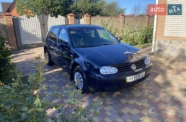 Хэтчбек Volkswagen Golf 2003 в Бобровице