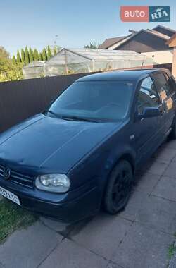 Хэтчбек Volkswagen Golf 1998 в Сарнах
